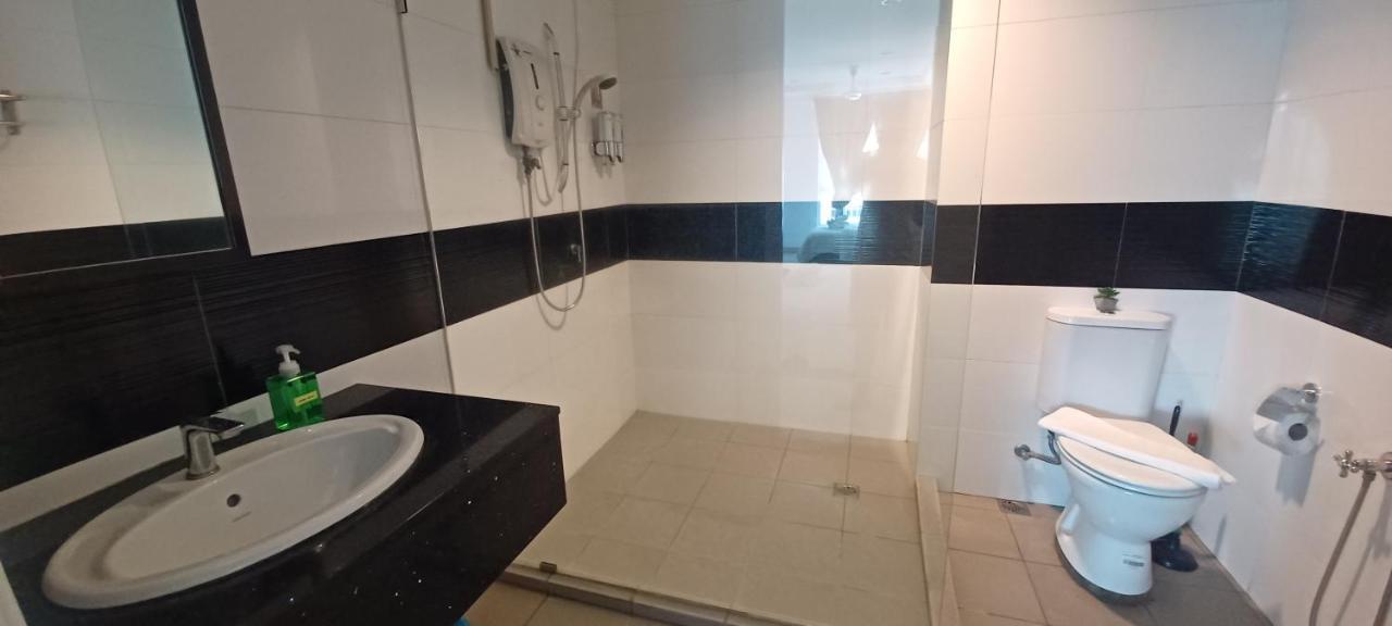 Ls Mansion One Apartment George Town Bagian luar foto