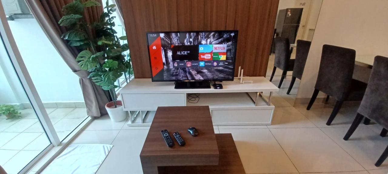 Ls Mansion One Apartment George Town Bagian luar foto