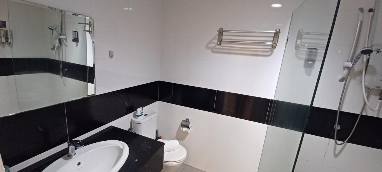 Ls Mansion One Apartment George Town Bagian luar foto